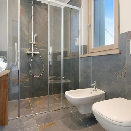 Apartament La Del In Giardino